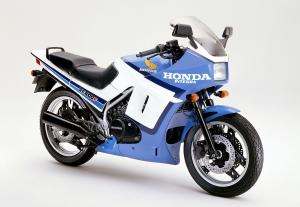 Honda VF400F Integra
